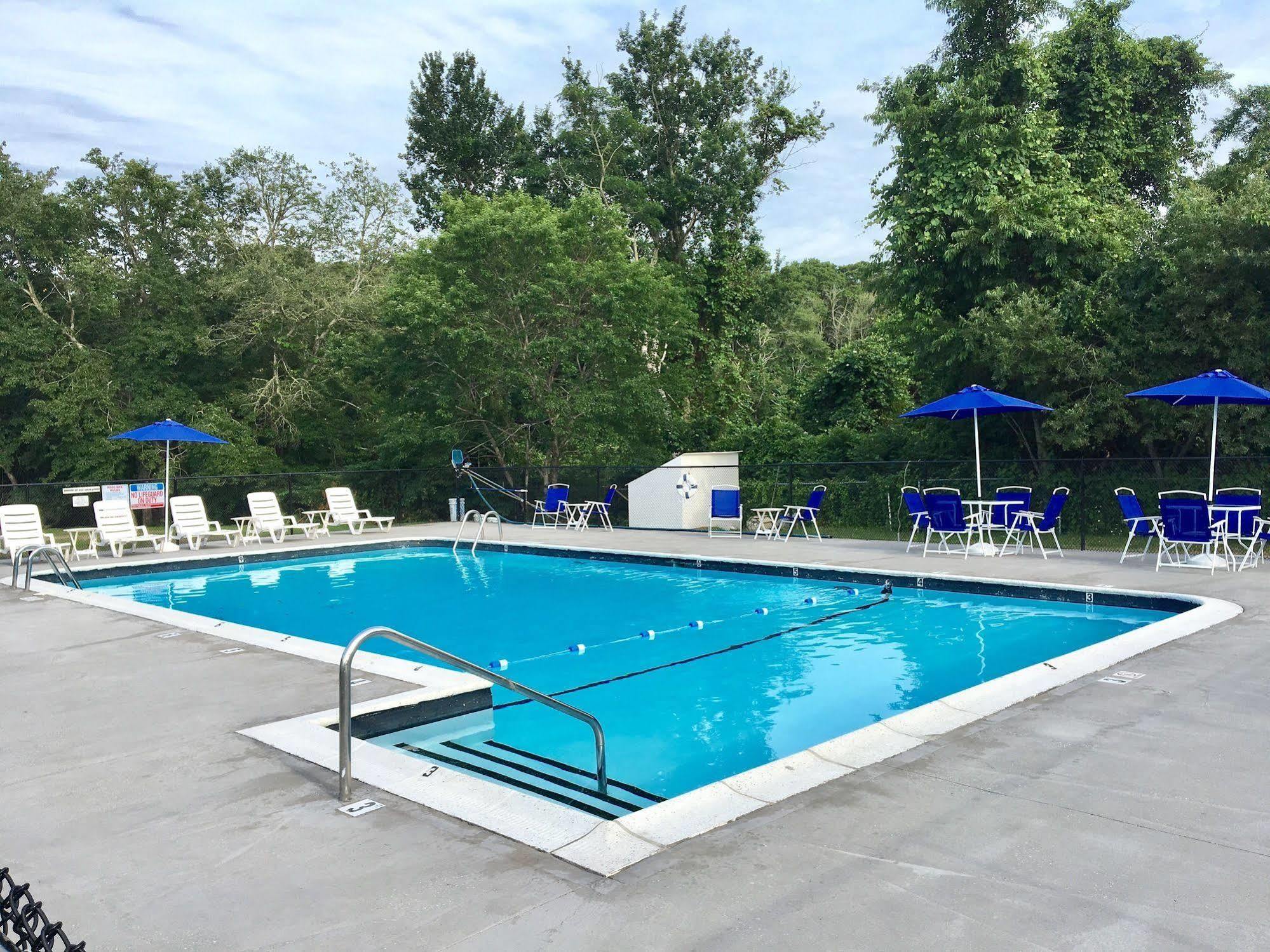 Kingfisher Lodging Денис Екстериор снимка
